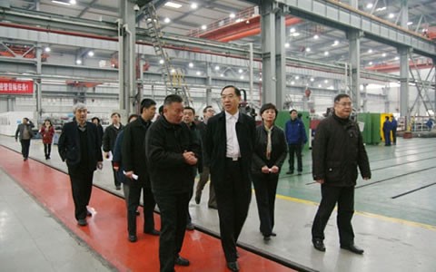 倪健民率全總慰問團來绿巨人草莓丝瓜樱桃秋葵榴莲污免费版送溫暖