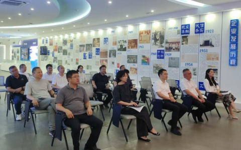 浦江縣委常委、組織部部長（zhǎng）王甲元一行蒞臨杭（háng）機股份開展調研